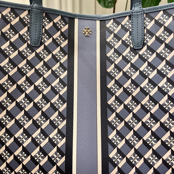 NWT Tory Burch Geo Logo Allover Large Tote Bag - Picture 3 of 5